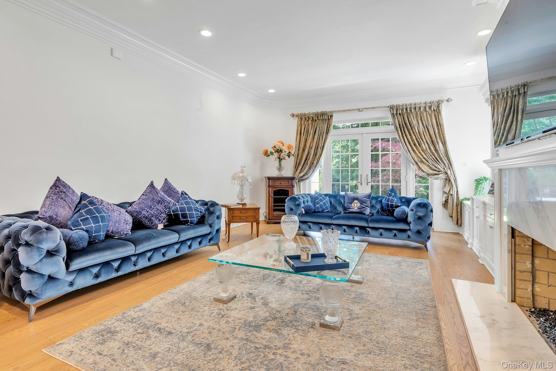 98 Cliff Road Port Jefferson, NY 11777 - Photo 11 of 47