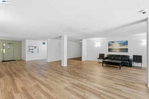 $385,000 | 955 Shorepoint Court, Unit 100, Alameda, CA 94501