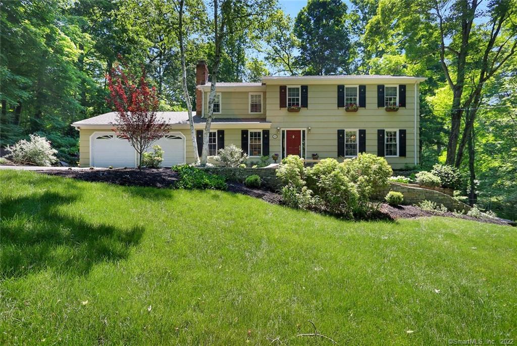 Delightful 5 Bedroom Colonial in ideal lower Easton neighborhood!