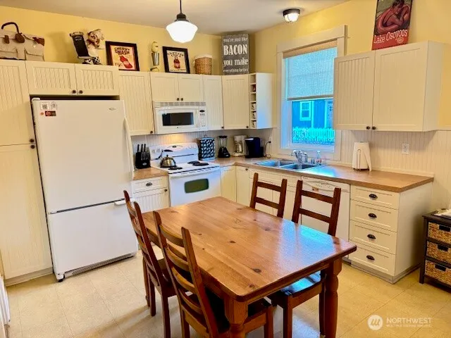 $354,900 | 102 Shenanigan Lane, Oroville, WA 98844