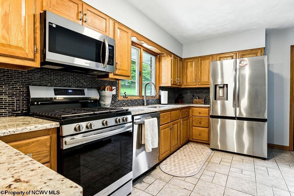 2229 Sun Valley Road Clarksburg, WV 26301 - Photo 10 of 48 Gallery Image 10