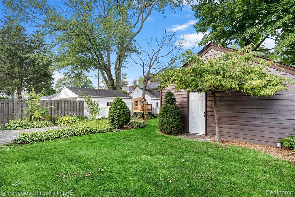 302 Moran Road Grosse Pointe Farms, MI 48236 - Photo 34 of 38