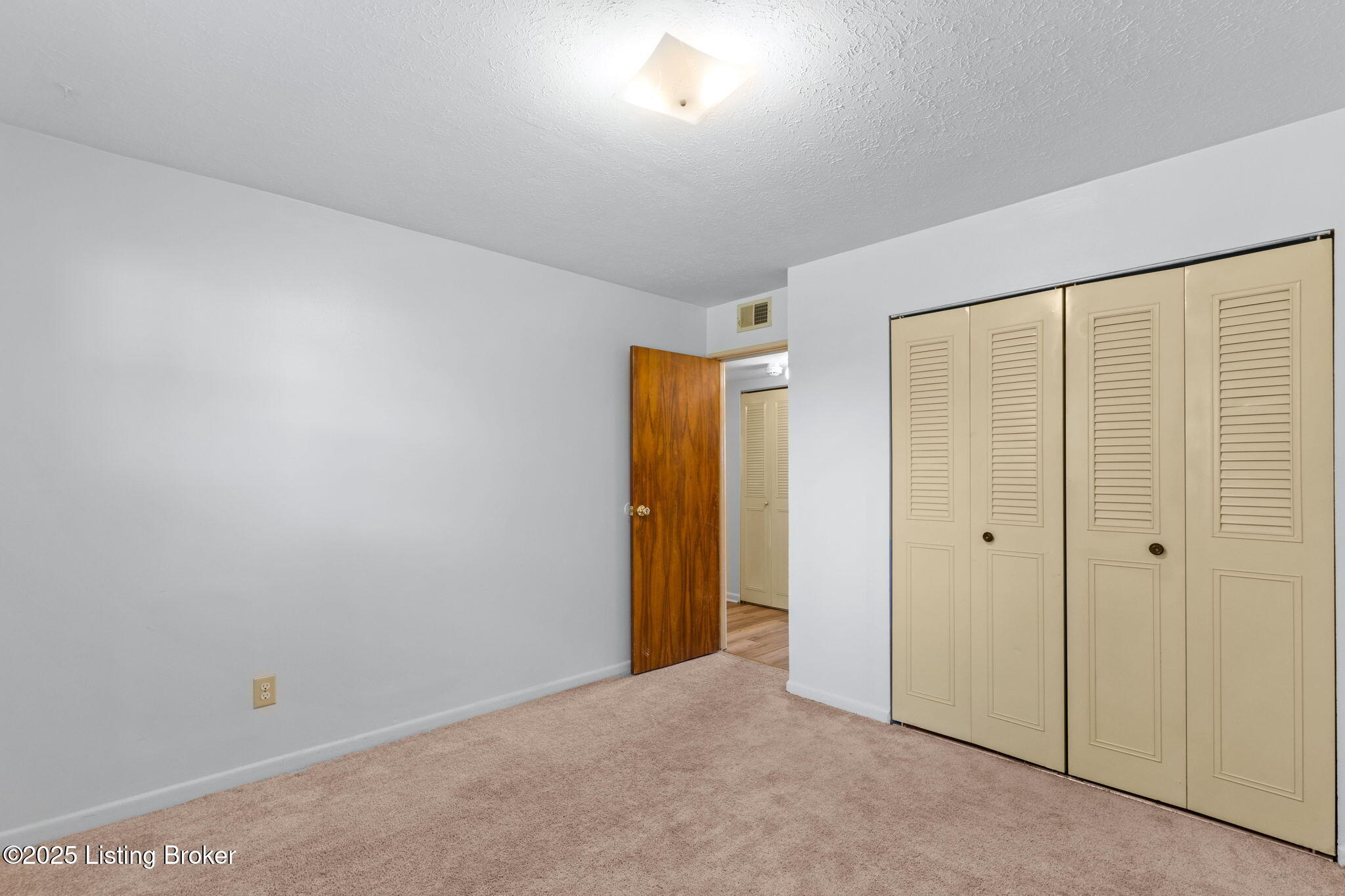 3000 Fordhaven Road Louisville, KY 40214 - Photo 15 of 35 15-web-or-mls-696A7574