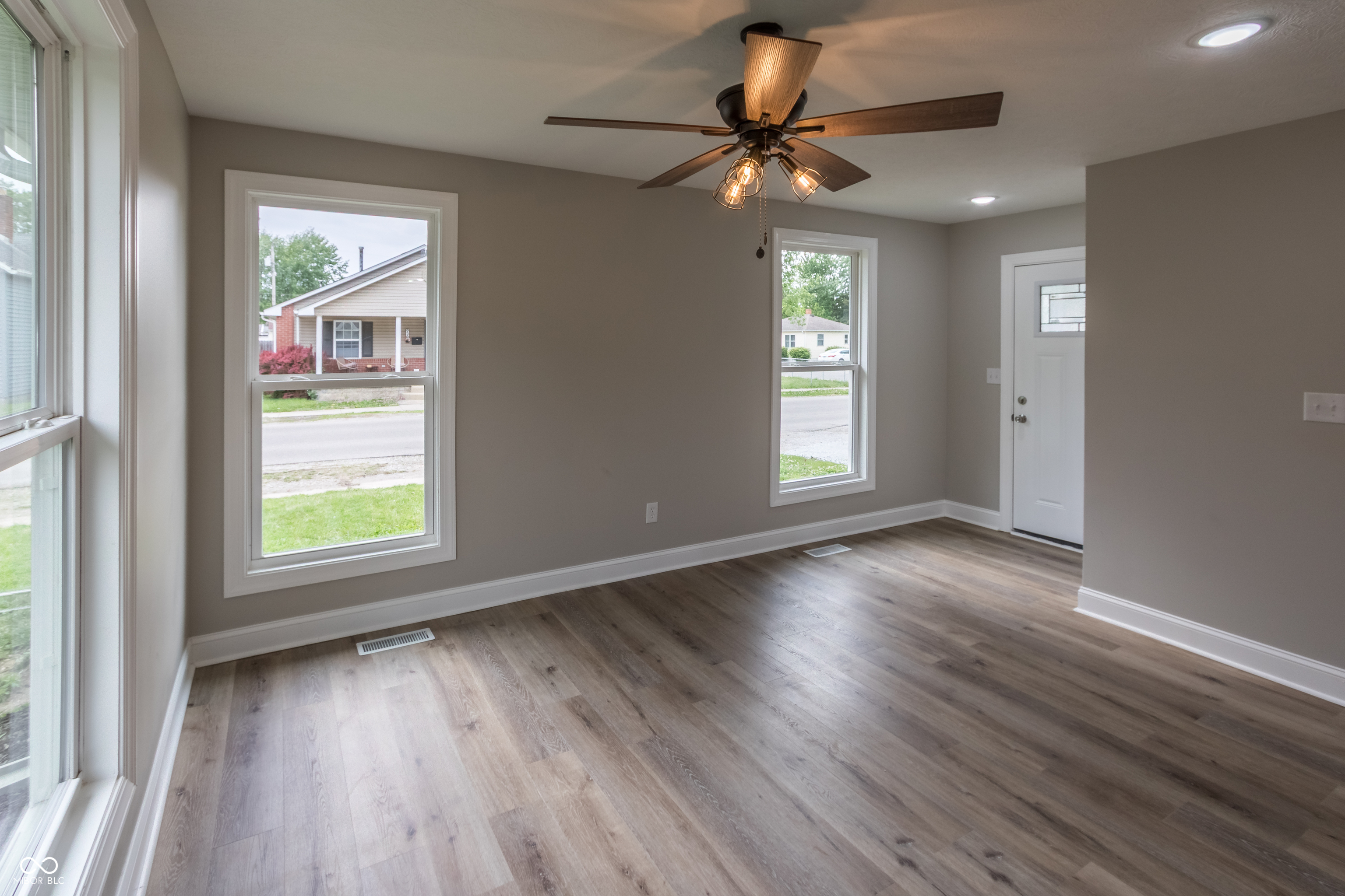 955 Graham Street Franklin, IN 46131 - Photo 4 of 35