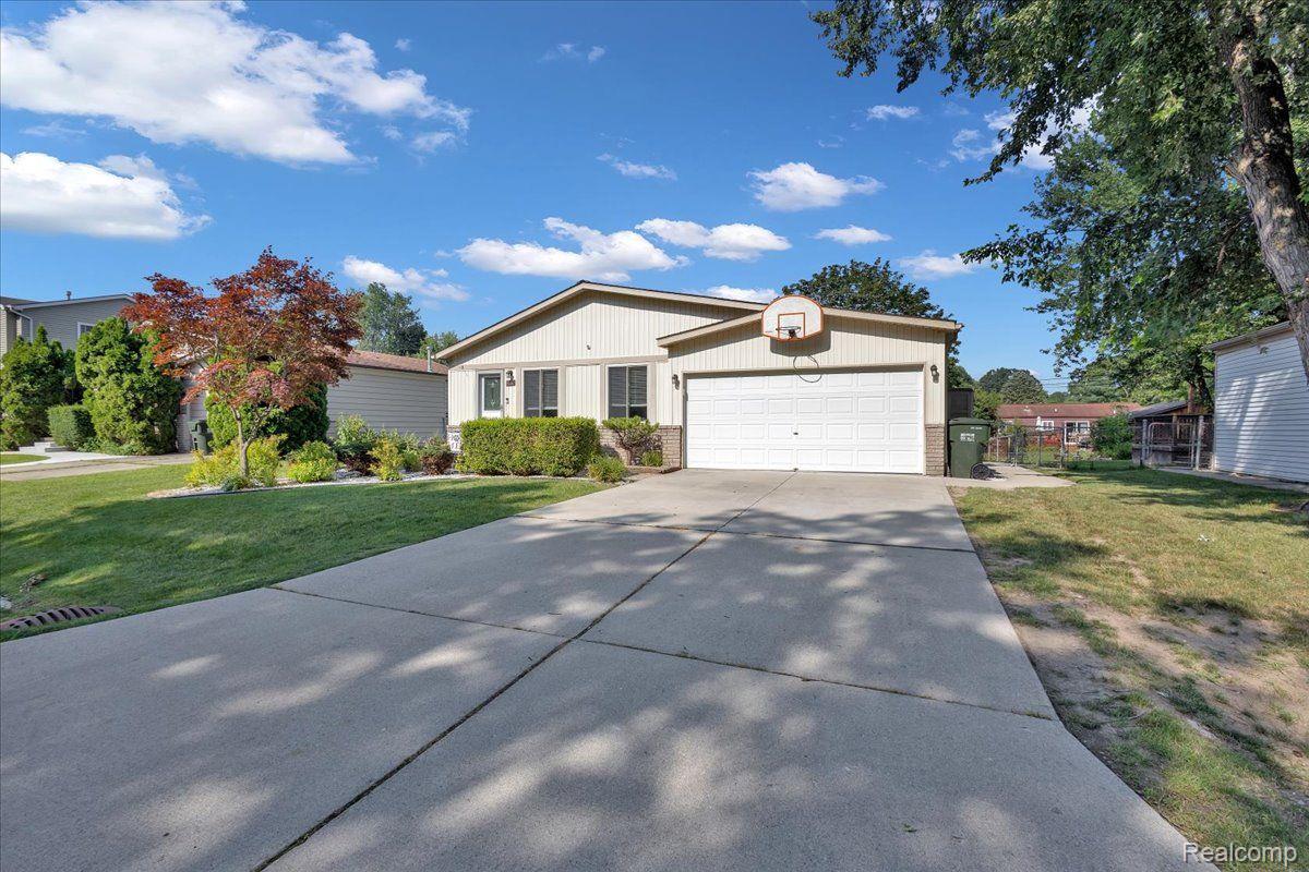 3460 Cone Avenue Rochester, MI 48309 - Photo 2 of 35