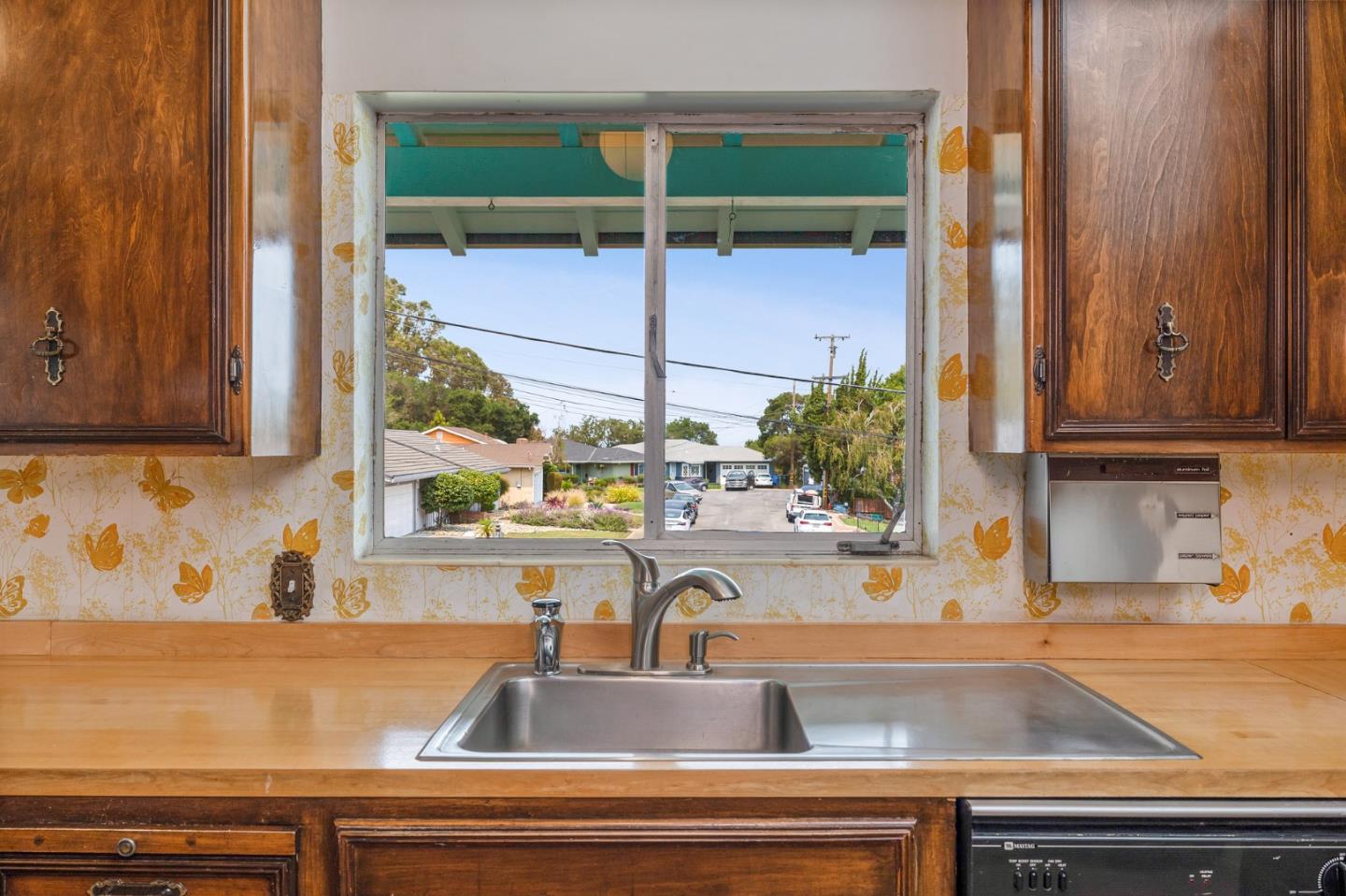 408 Middle Road Belmont, CA 94002 - Photo 16 of 43 Gallery Image 16