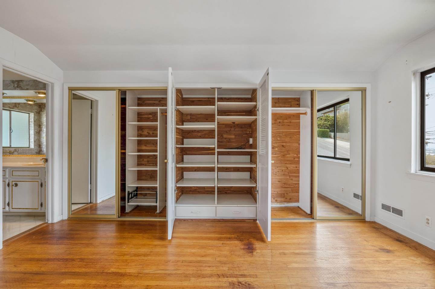 408 Middle Road Belmont, CA 94002 - Photo 21 of 43 Gallery Image 21