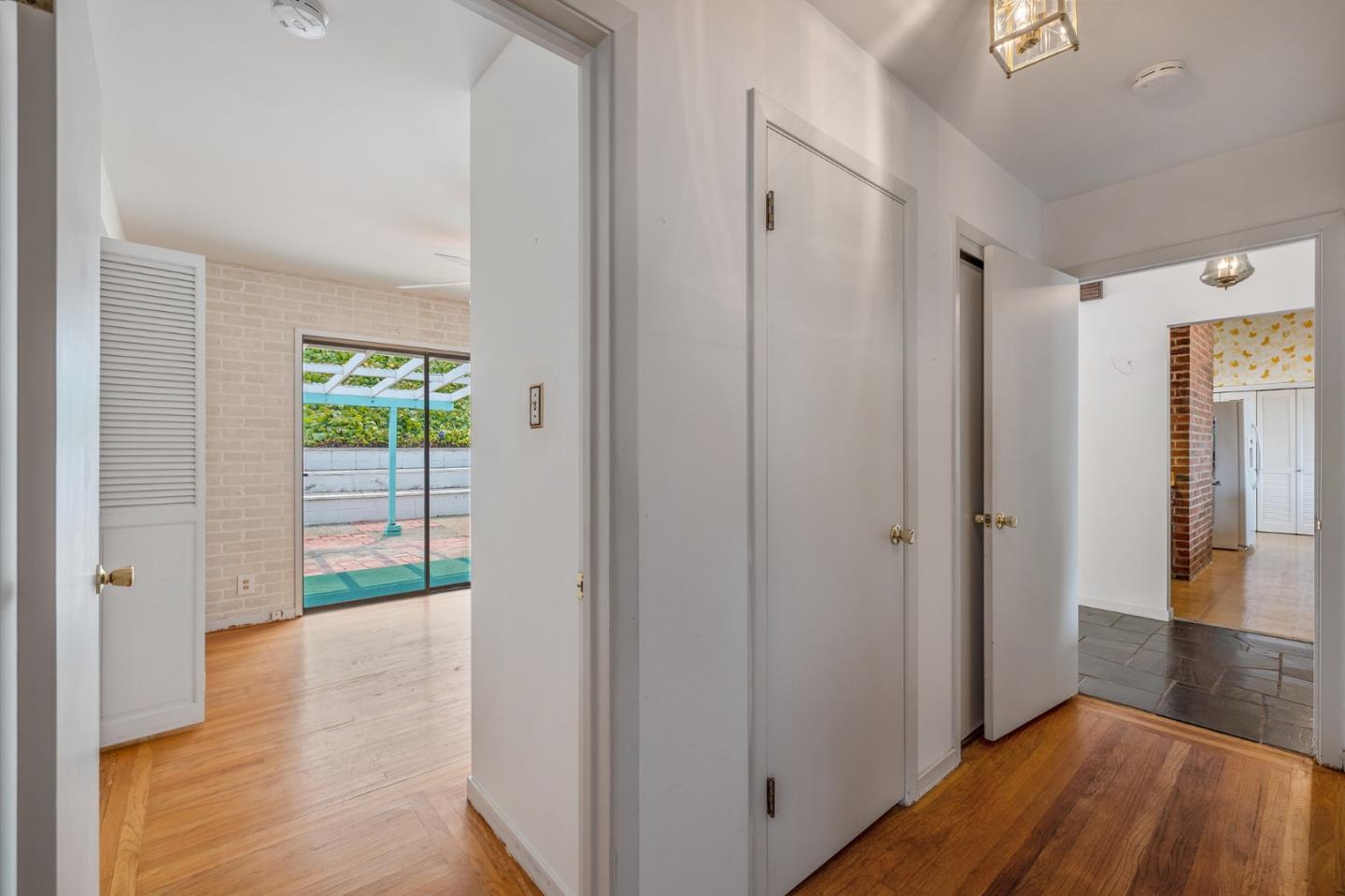408 Middle Road Belmont, CA 94002 - Photo 27 of 43 Gallery Image 27