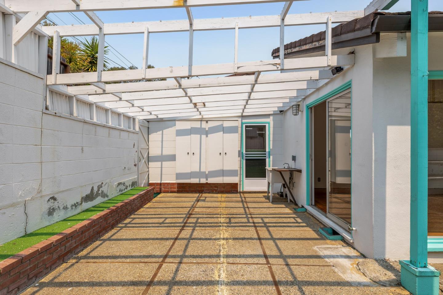 408 Middle Road Belmont, CA 94002 - Photo 34 of 43 Gallery Image 34