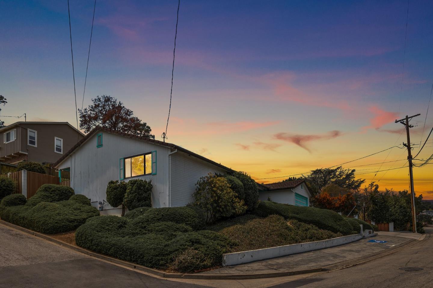 408 Middle Road Belmont, CA 94002 - Photo 39 of 43 Gallery Image 39
