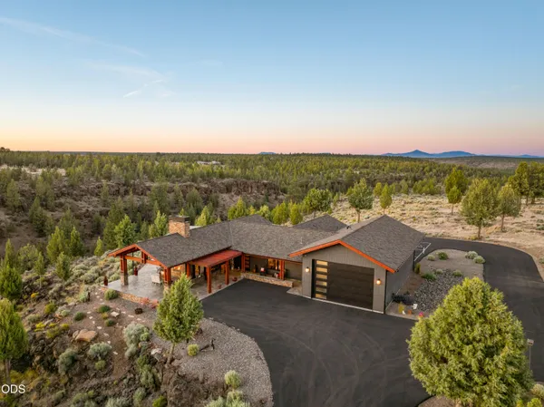 $3,350,000 | 17771 A J Warrin Road, Sisters, OR 97759