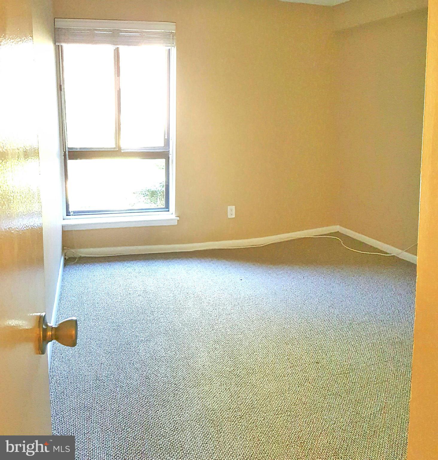 11216 Chestnut Grove Square, Unit 117 Reston, VA 20190 - Photo 11 of 22 Bedroom