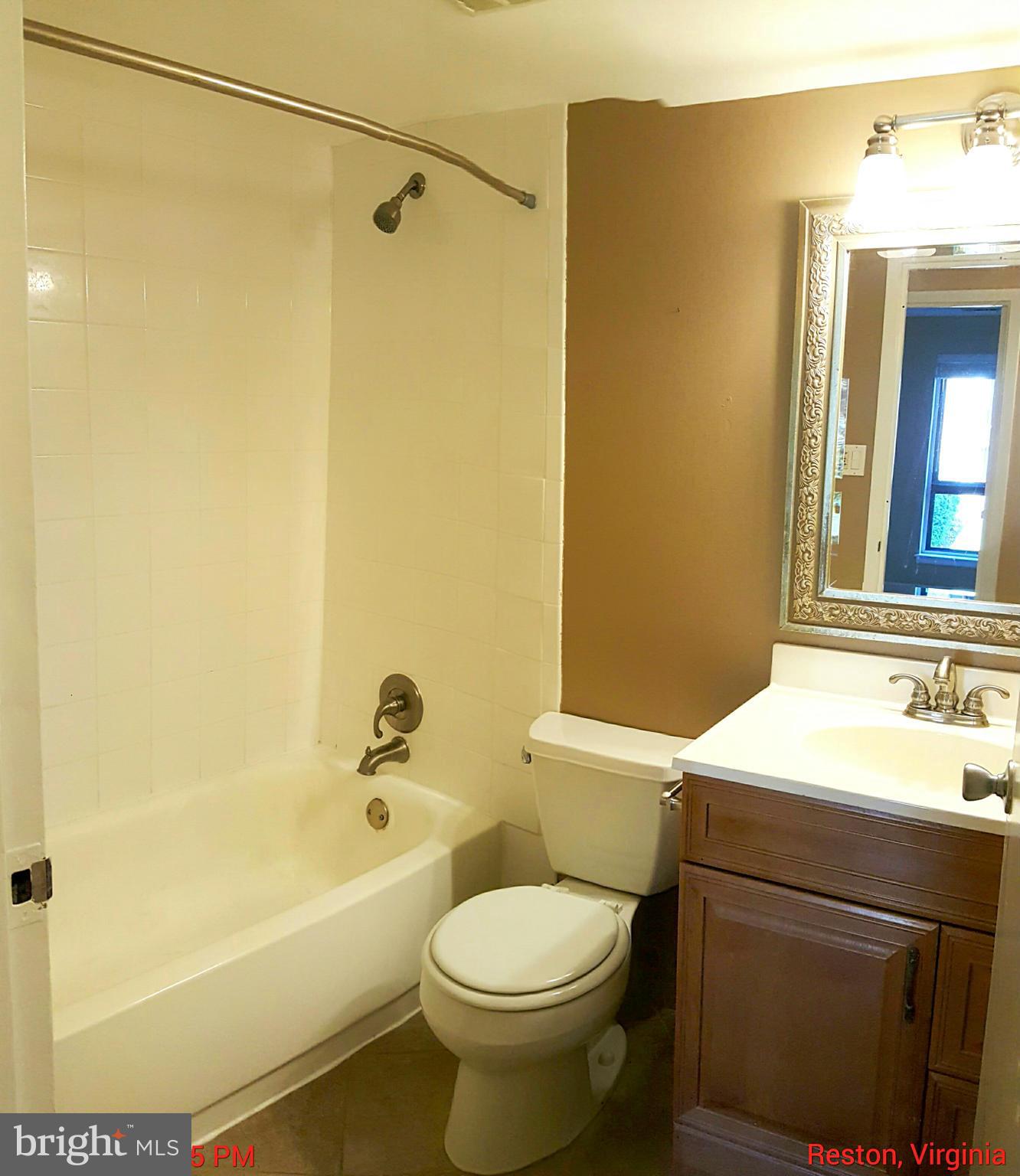 11216 Chestnut Grove Square, Unit 117 Reston, VA 20190 - Photo 12 of 22 Bath