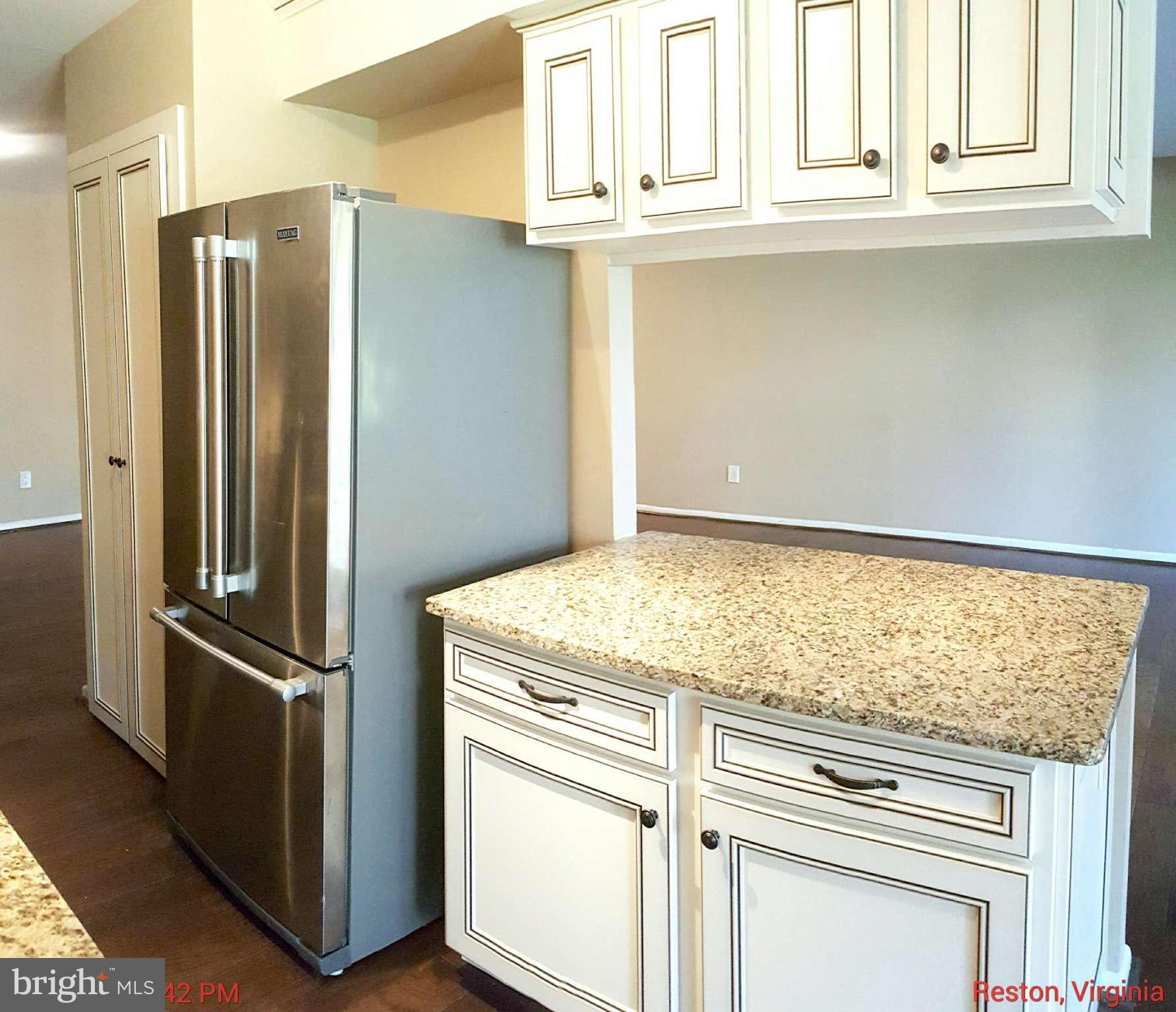 11216 Chestnut Grove Square, Unit 117 Reston, VA 20190 - Photo 6 of 22 Kitchen