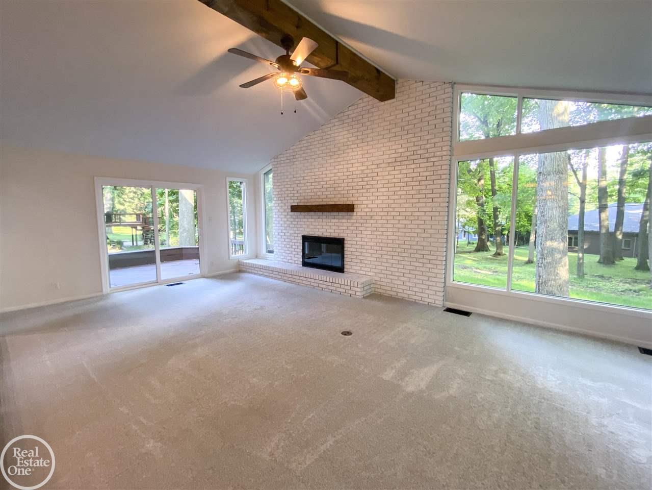 1501 Rochingham Drive Rochester, MI 48309 - Photo 18 of 59 50047101-17.JPG