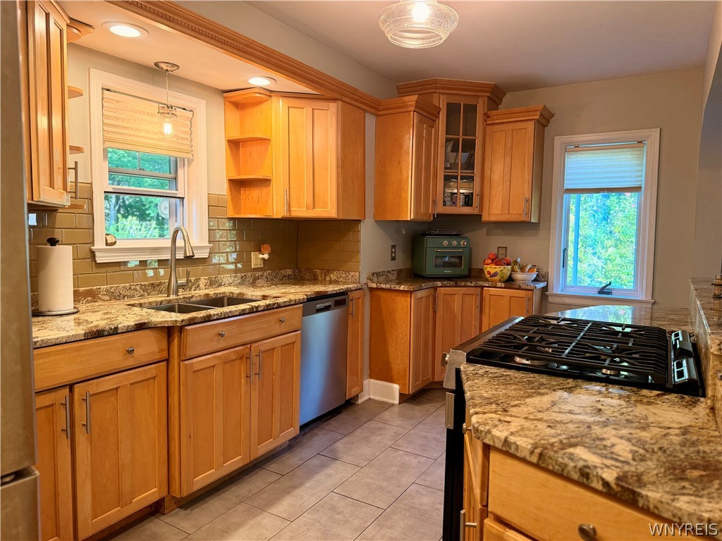 4468 Littlepine Road Hamburg, NY 14075 - Photo 12 of 37 Kitchen