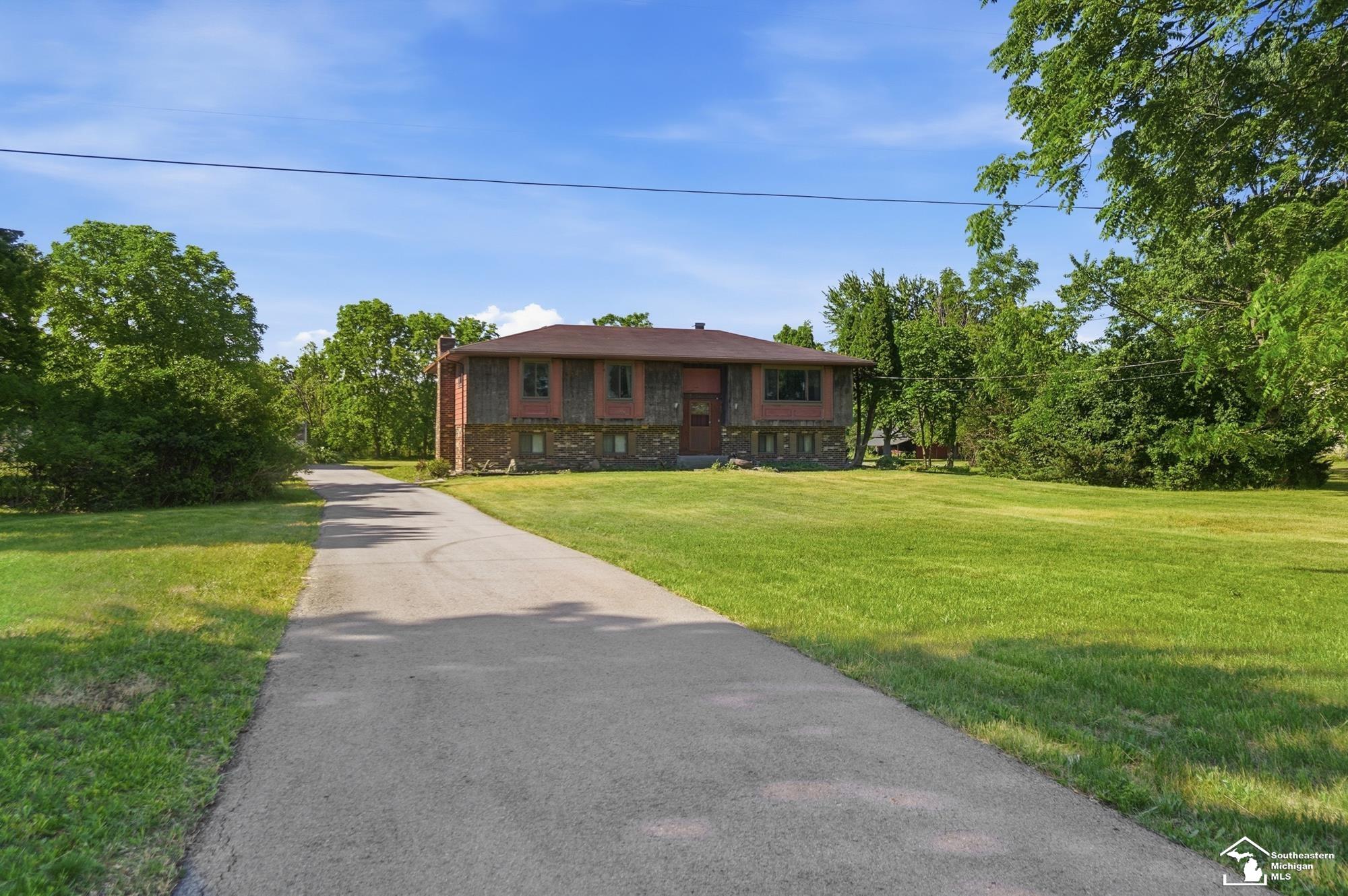 5343 Section Road Ottawa Lake, MI 49267 - Photo 3 of 34