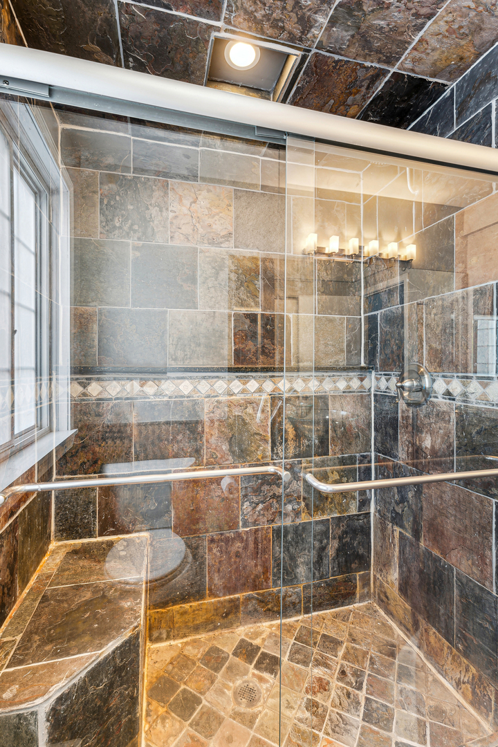 1697 Spaulding Road Bartlett, IL 60103 - Photo 12 of 21 Gallery Image 12