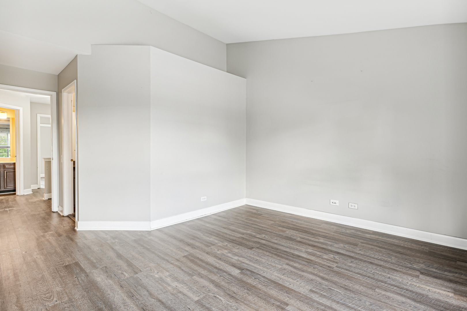 1697 Spaulding Road Bartlett, IL 60103 - Photo 15 of 21 Gallery Image 15