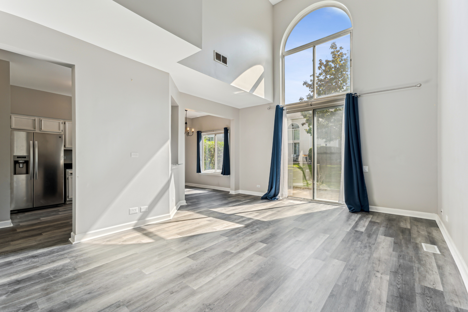 1697 Spaulding Road Bartlett, IL 60103 - Photo 4 of 21 Gallery Image 4