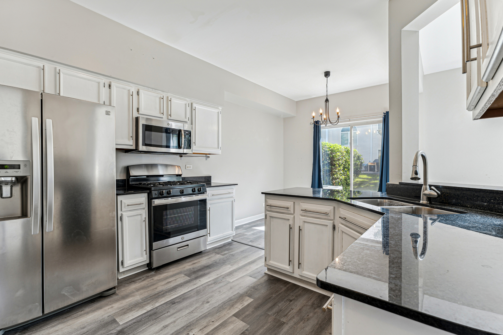 1697 Spaulding Road Bartlett, IL 60103 - Photo 7 of 21 Gallery Image 7