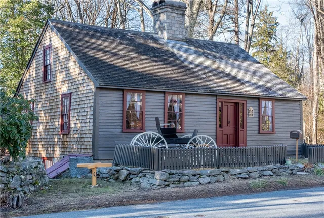 $754,000 | 1724 S Road, South Kingstown, RI 02881