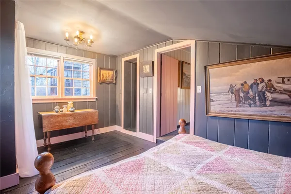 $695,000 | 1724 S Road, South Kingstown, RI 02881