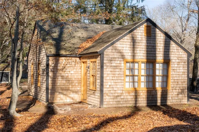 $754,000 | 1724 S Road, South Kingstown, RI 02881