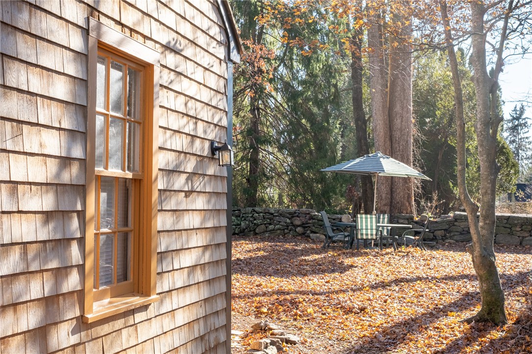 1724 S Road South Kingstown, RI 02881 - Photo 32 of 36