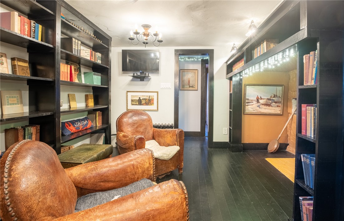 1724 S Road South Kingstown, RI 02881 - Photo 10 of 36