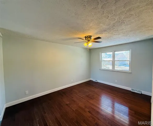 $220,000 | 23 Islander Drive, Brighton, IL 62012