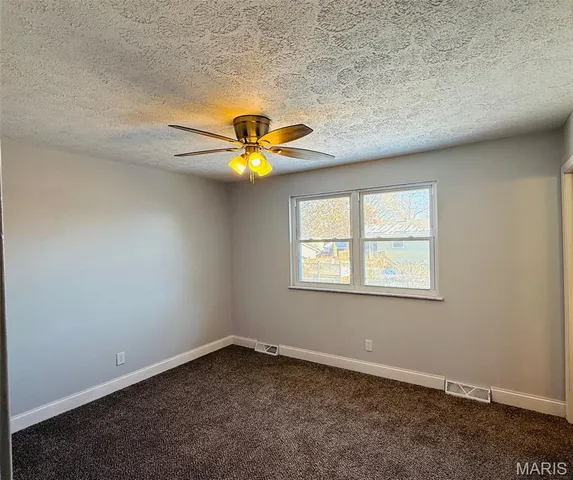 $220,000 | 23 Islander Drive, Brighton, IL 62012