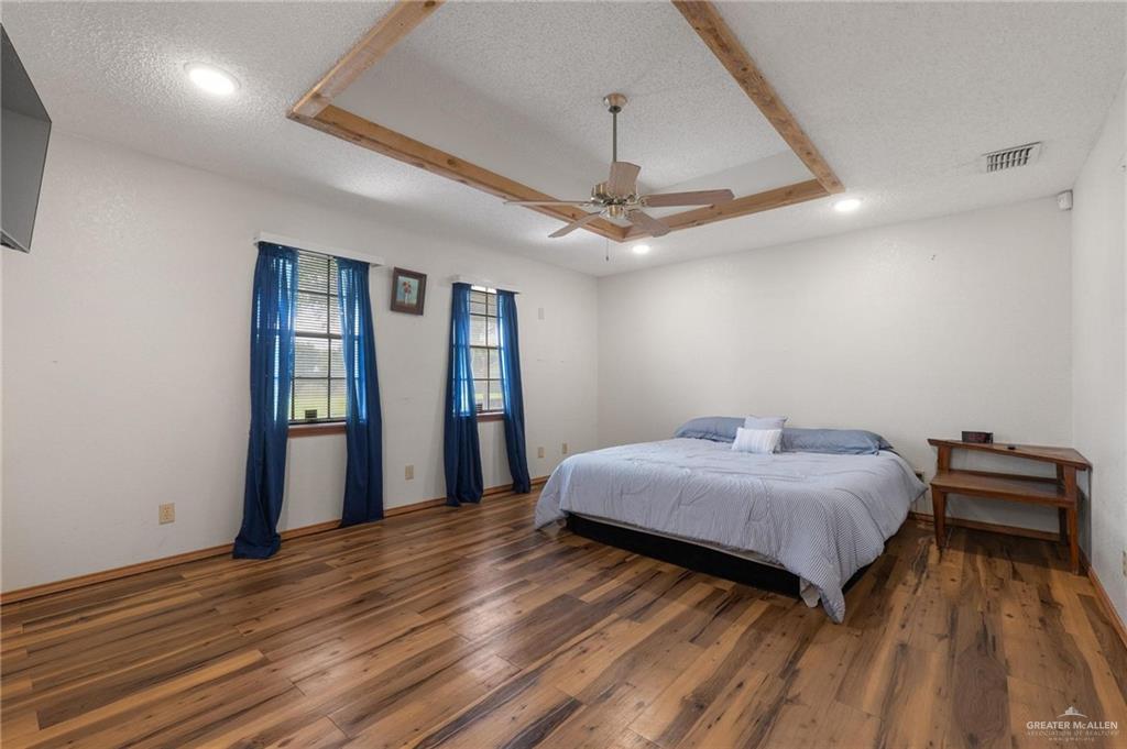 401 South Parker Road La Feria, TX 78559 - Photo 18 of 34