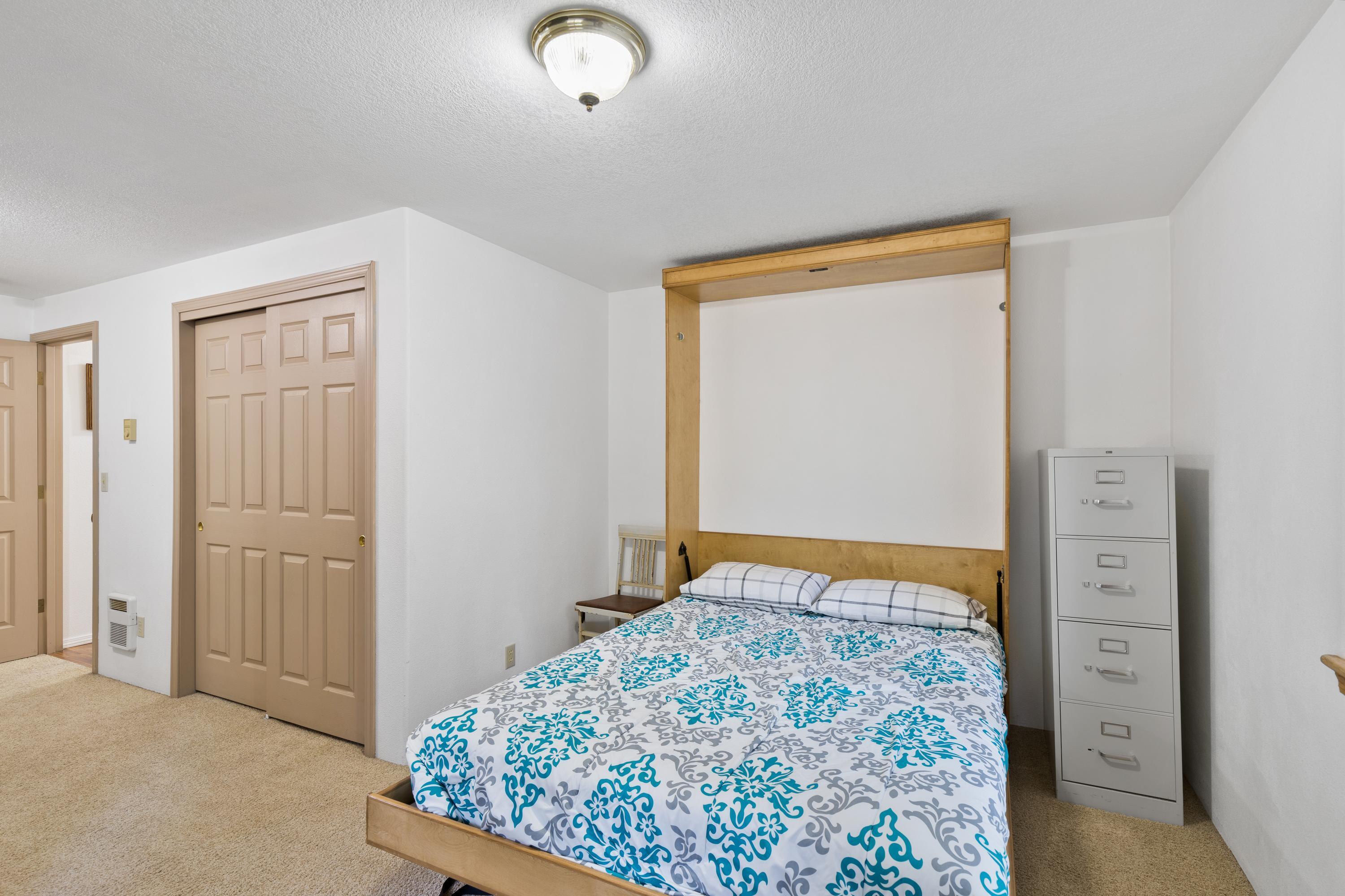 59895 Cheyenne Road Bend, OR 97702 - Photo 11 of 28 second bedroom