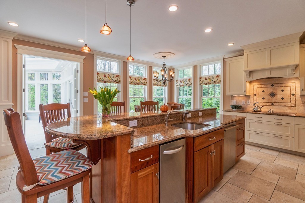29 Woodcliffe Road Lexington, MA 02421 - Photo 14 of 35