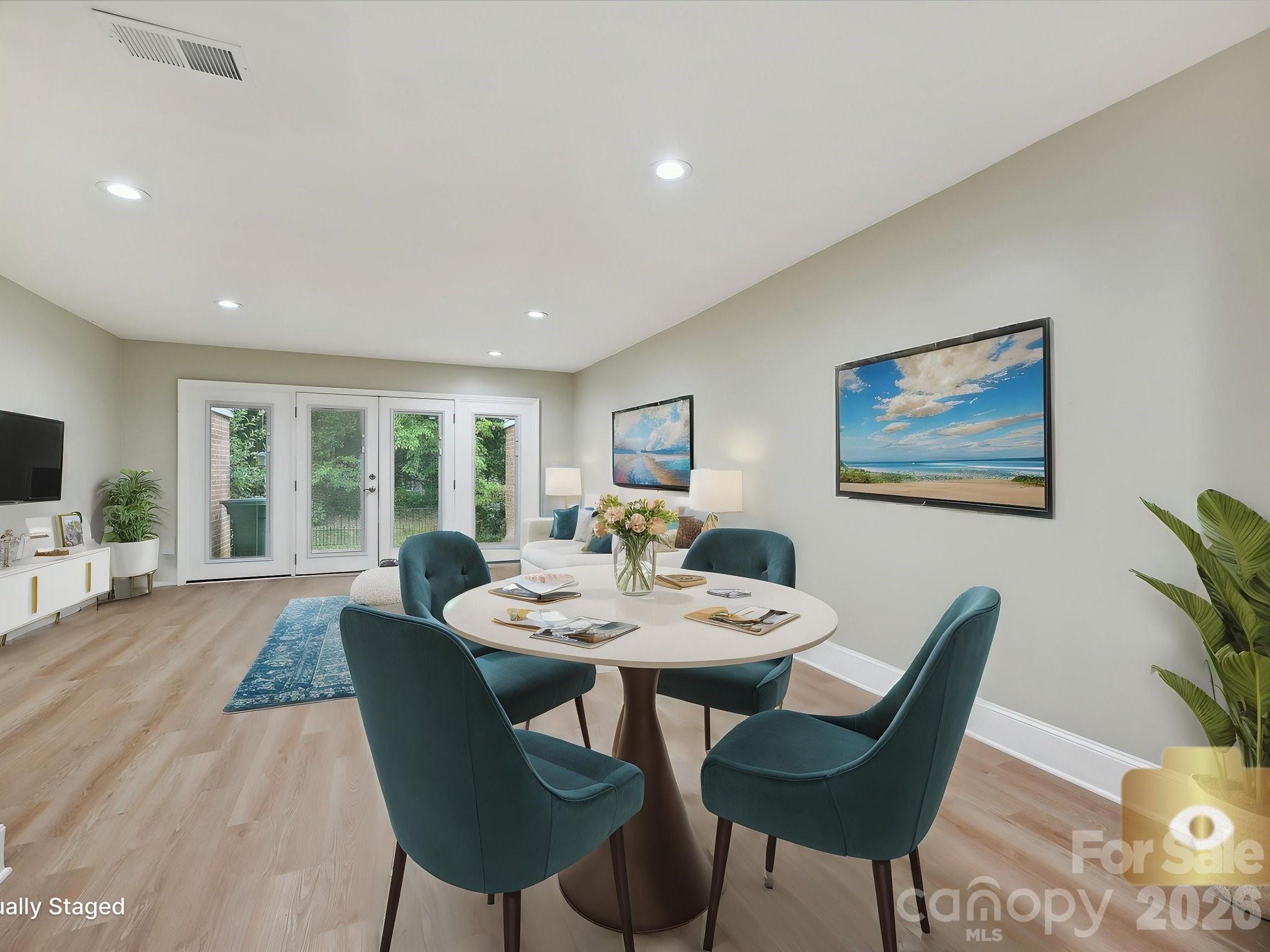 7004 Quail Hill Road Charlotte, NC 28210 - Photo 2 of 12