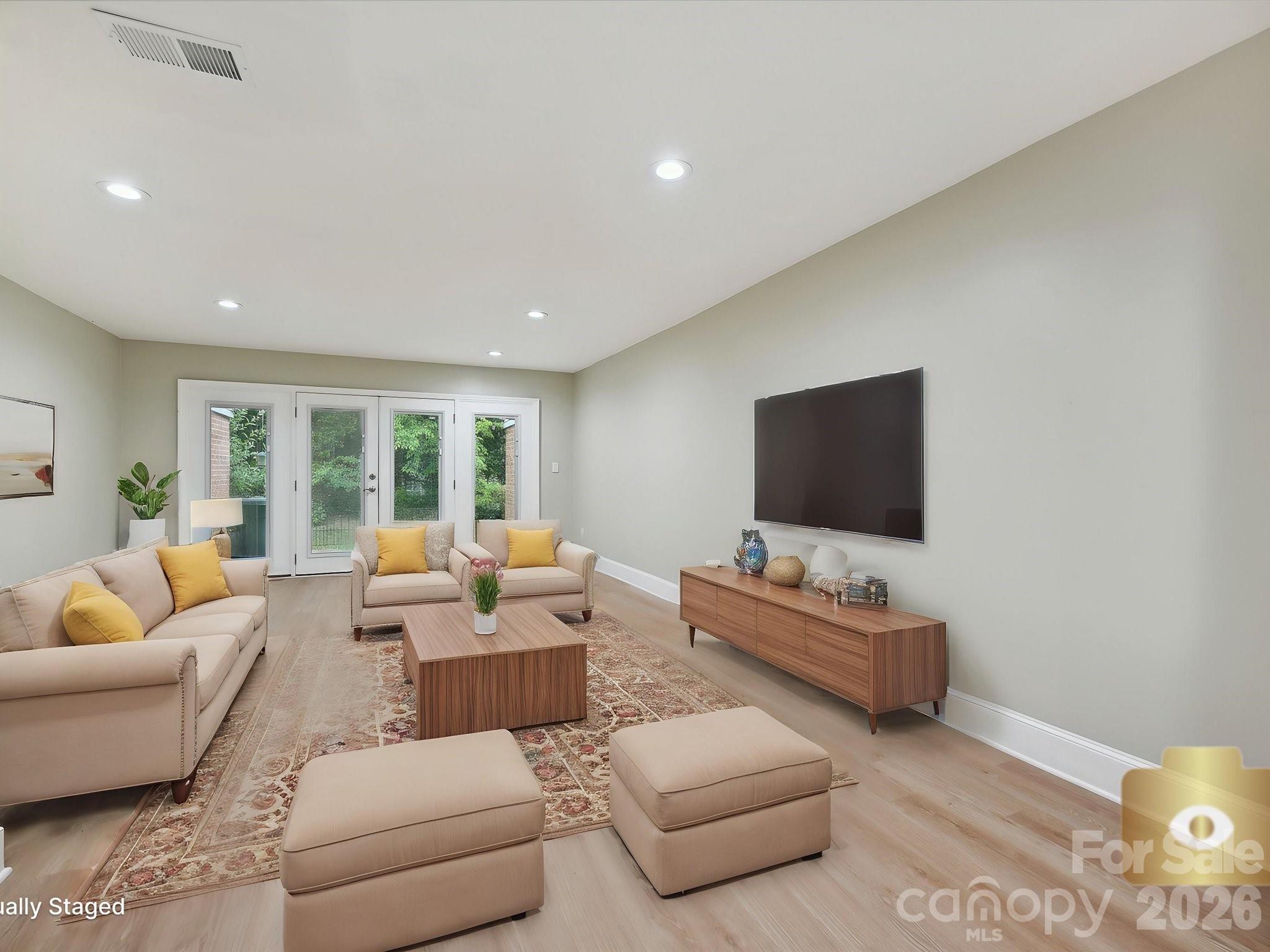 7004 Quail Hill Road Charlotte, NC 28210 - Photo 3 of 12