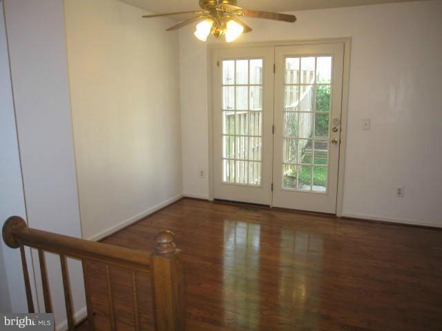 5987 Edgehill Court Alexandria, VA 22303 - Photo 15 of 21 Family Room