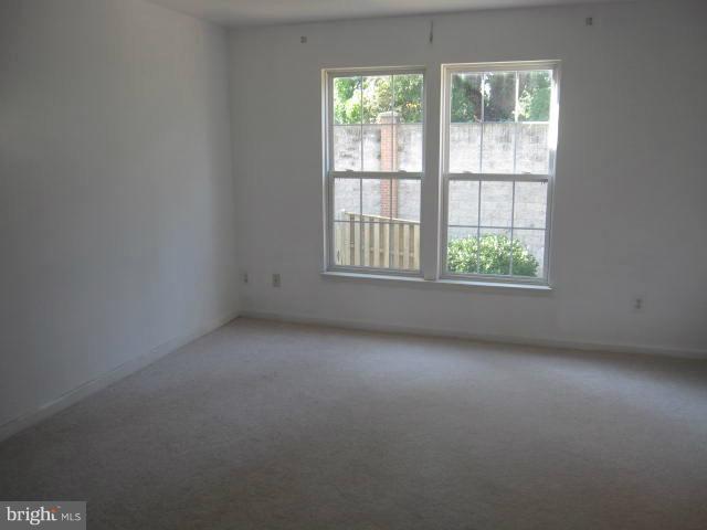 5987 Edgehill Court Alexandria, VA 22303 - Photo 17 of 21 Bath (Master)