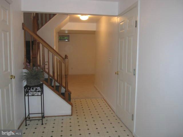 5987 Edgehill Court Alexandria, VA 22303 - Photo 18 of 21 Interior (General)
