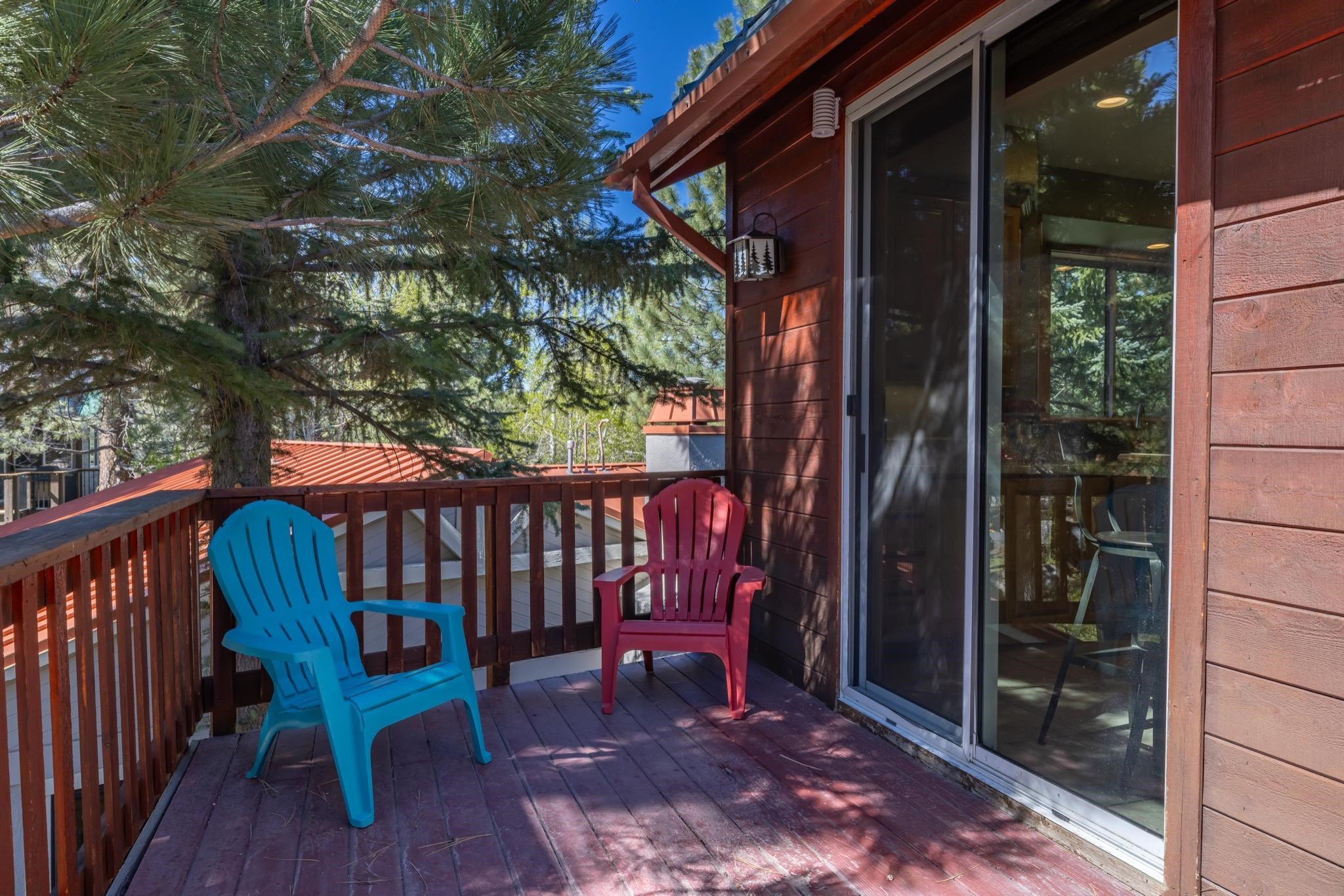 23 Trails End Road Mammoth Lakes, CA 93546 - Photo 46 of 50 a view of a bench in the porch