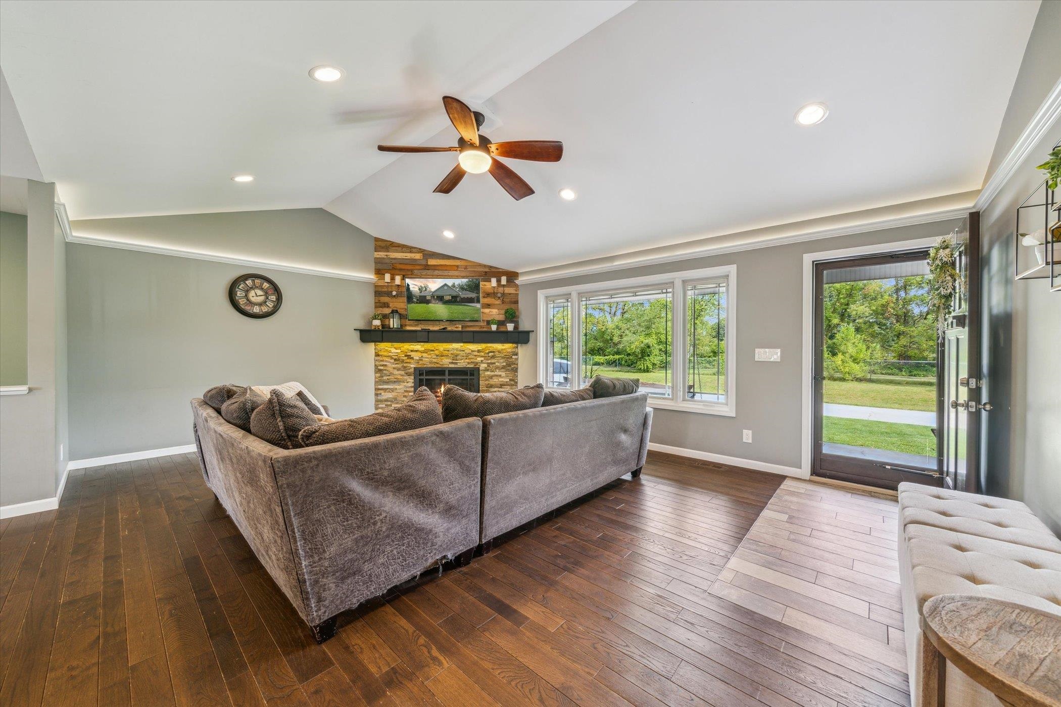 4660 Durham Road Utica, MI 48317 - Photo 12 of 57 50124520-11.JPG