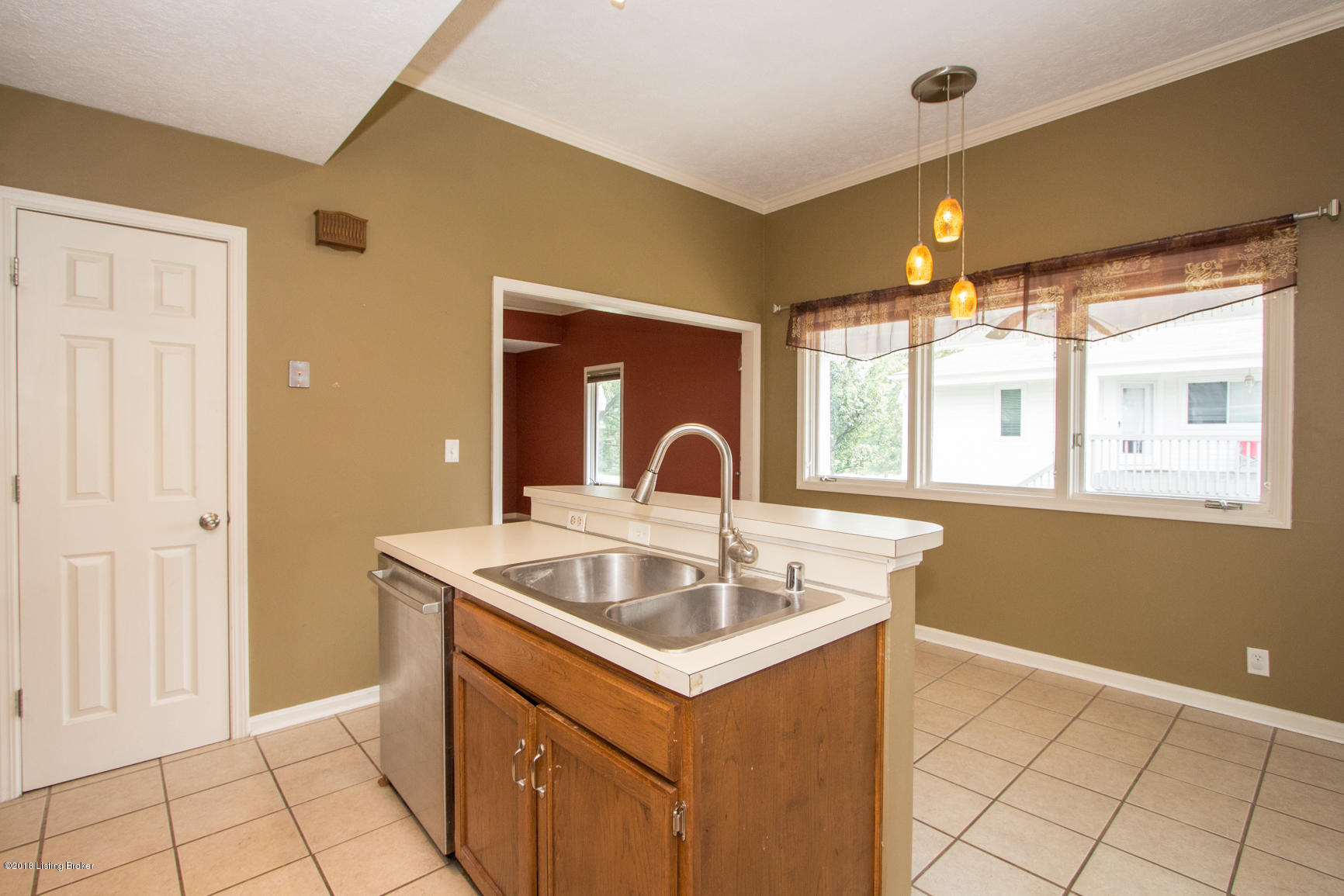 254 Moser Road Louisville, KY 40223 - Photo 10 of 35 JThomasPhotography-254 Moser-17