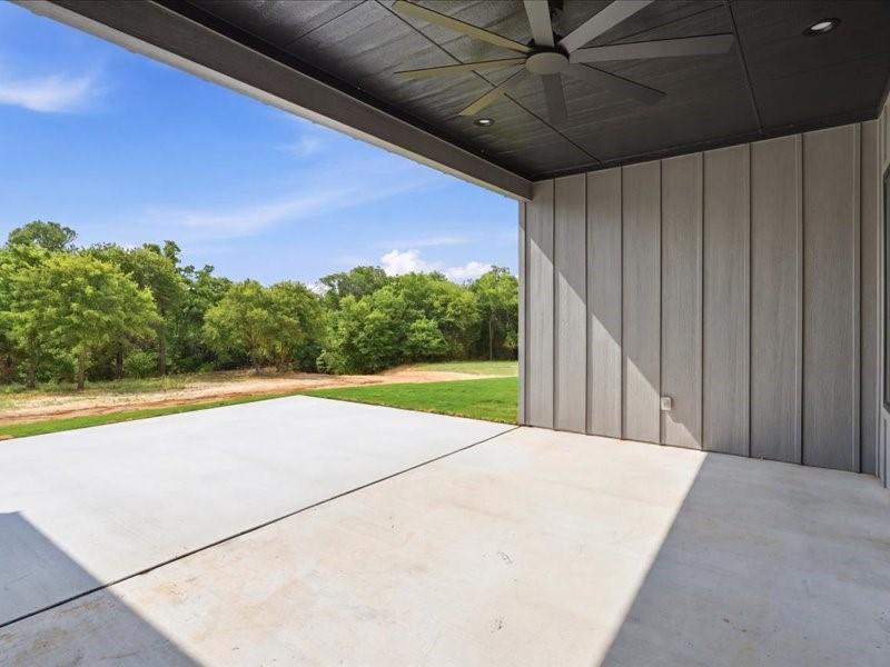 275 Latigo Way Weatherford, TX 76088 - Photo 33 of 39 LARGE COVERED PATIO WITH VIEW OF BACKYARD