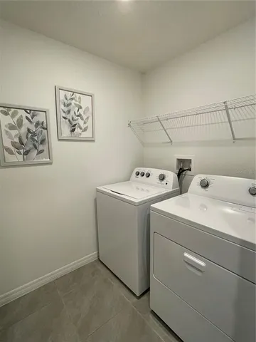 $2,850 | 37059 Kings Crown Drive, Zephyrhills, FL 33541