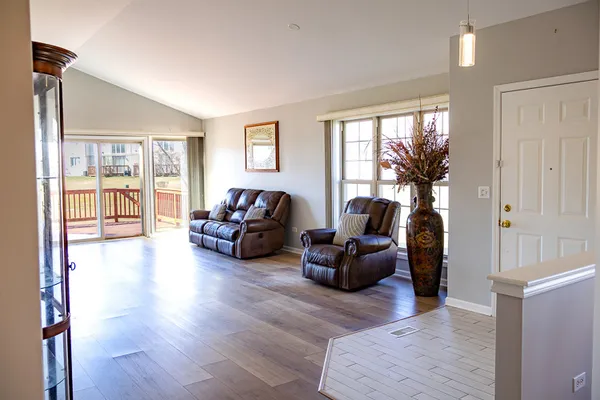$309,000 | 65 Aegina Court, Tinley Park, IL 60477