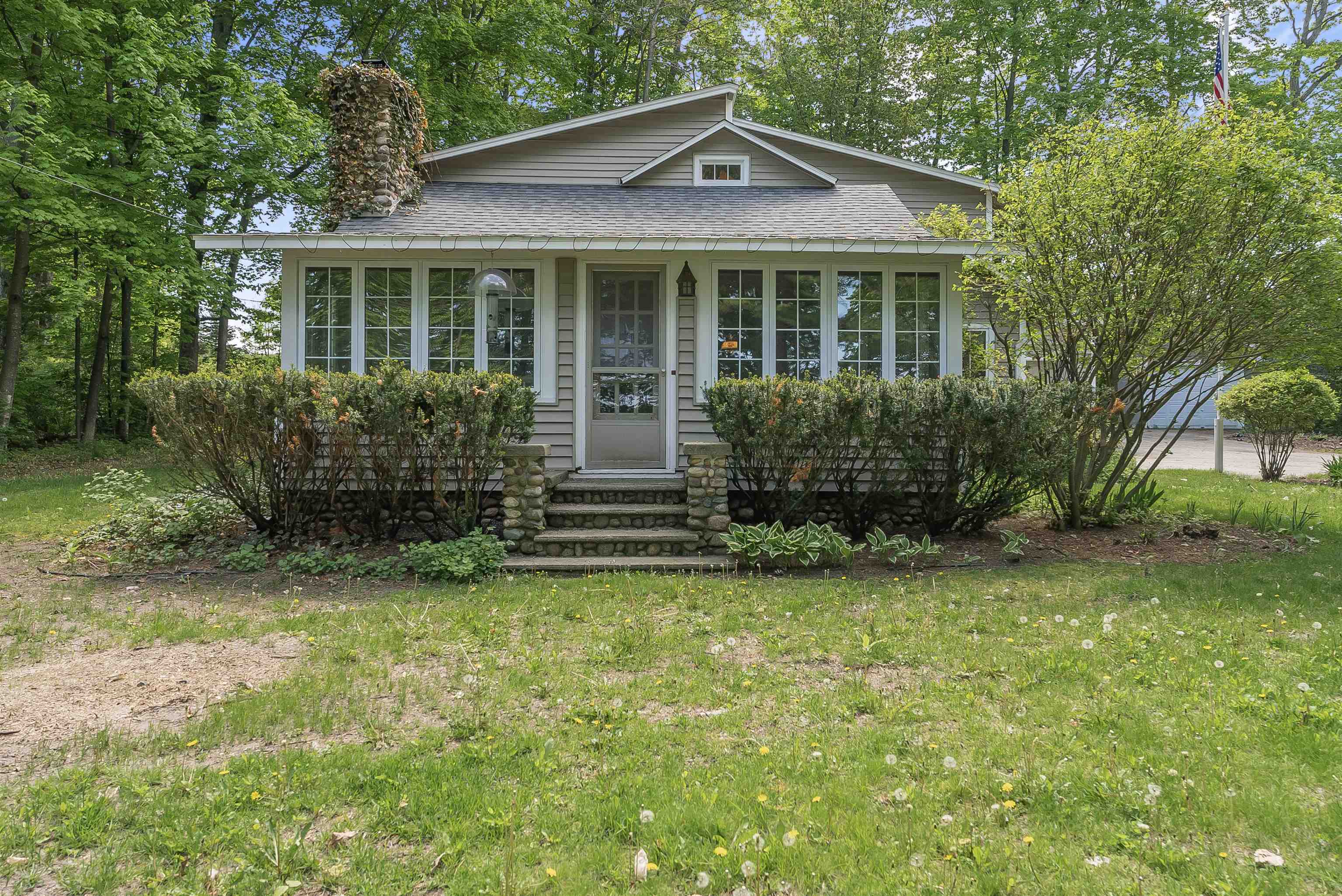 737 South Stony Point Road Suttons Bay, MI 49682 - Photo 14 of 38 1947248-7a1c0442-dd28-45d1-b665-338052f5bc0e.JPG