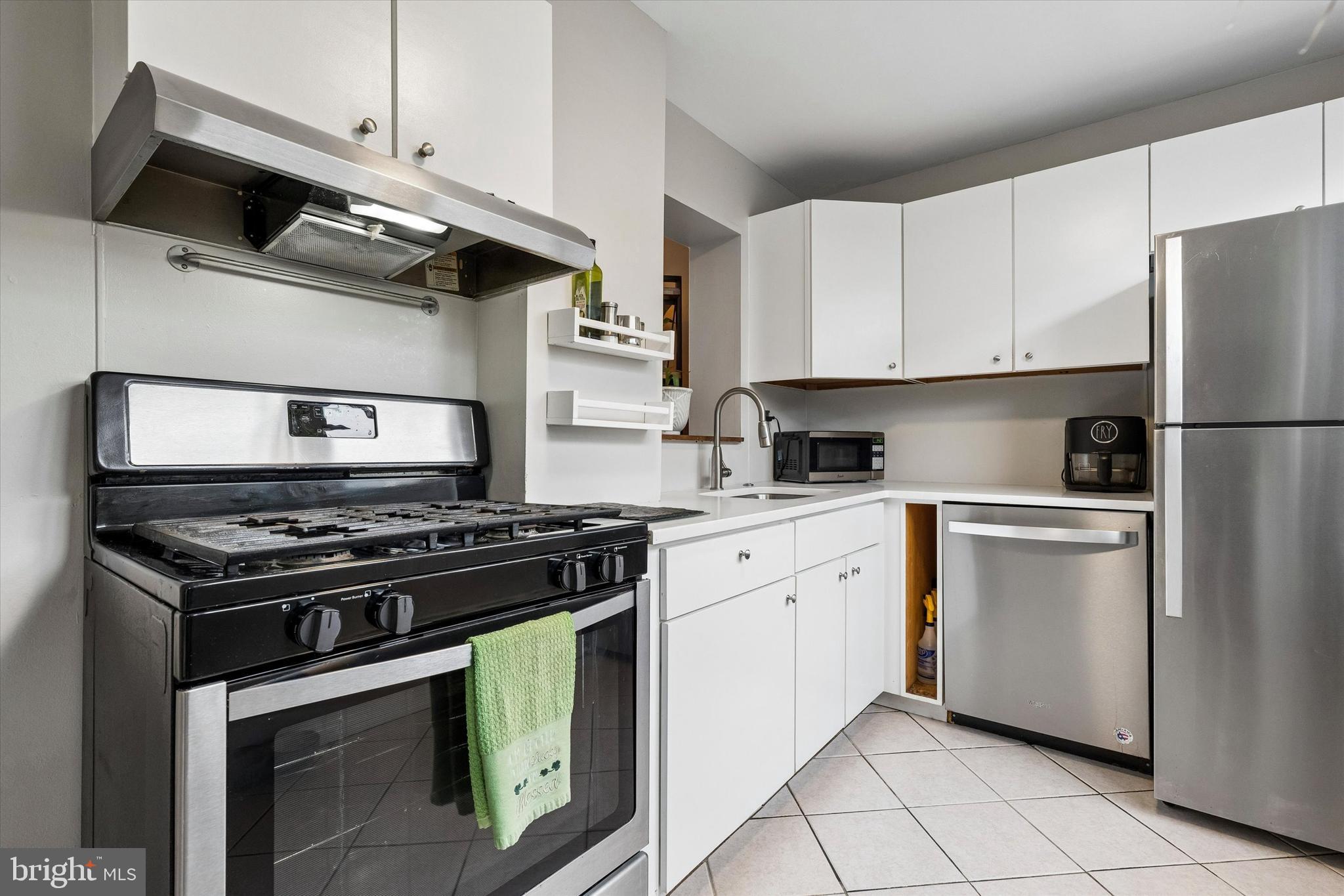 126 Mercy Street Philadelphia, PA 19148 - Photo 12 of 25