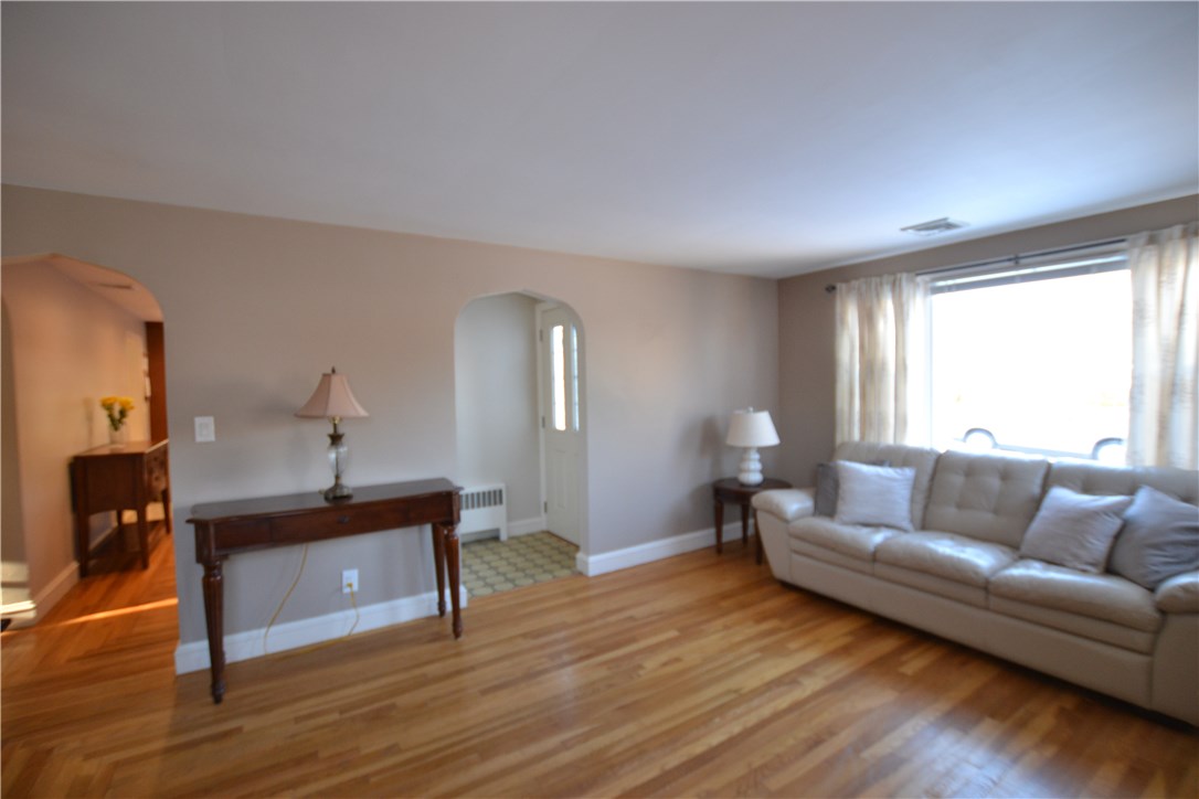11 Fielding Road Cranston, RI 02910 - Photo 11 of 32 Living Room