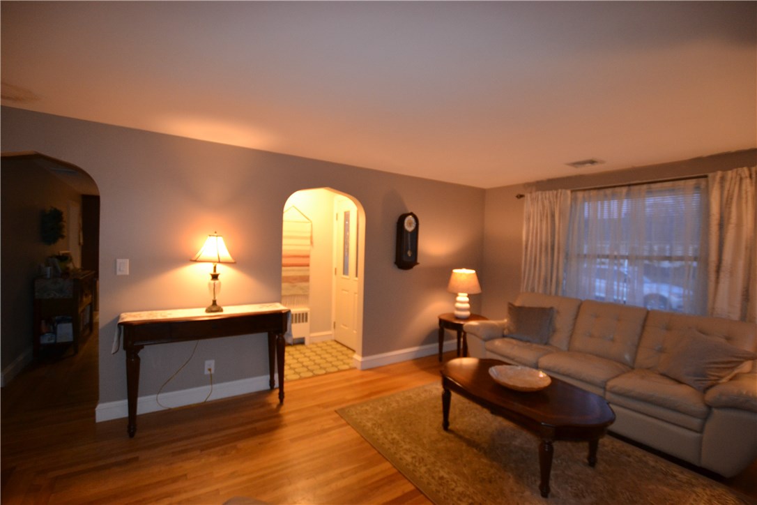 11 Fielding Road Cranston, RI 02910 - Photo 13 of 32 Living Room